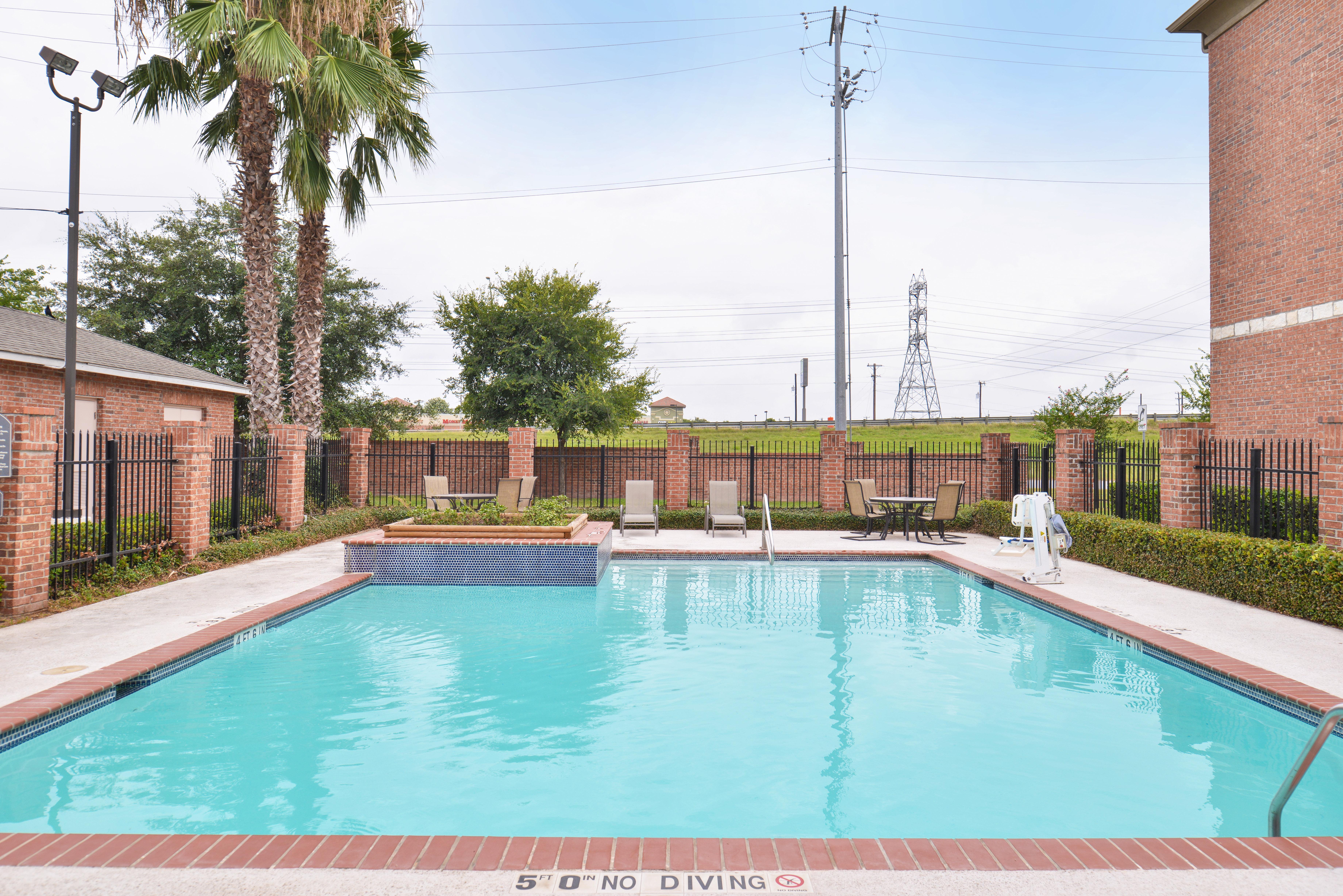 Holiday Inn Express & Suites San Antonio South Exterior foto
