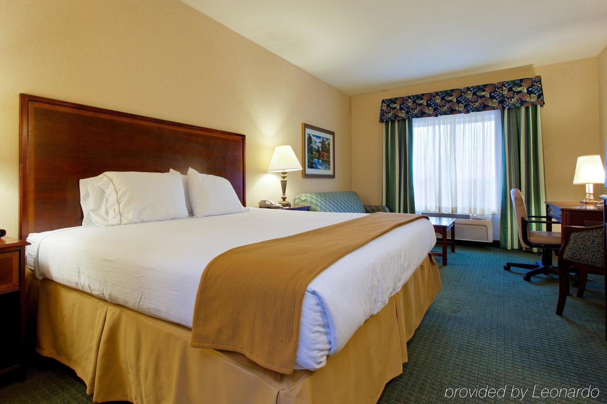 Holiday Inn Express & Suites San Antonio South Zimmer foto